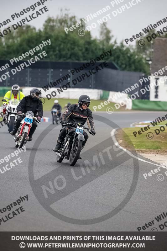 Vintage motorcycle club;eventdigitalimages;mallory park;mallory park trackday photographs;no limits trackdays;peter wileman photography;trackday digital images;trackday photos;vmcc festival 1000 bikes photographs